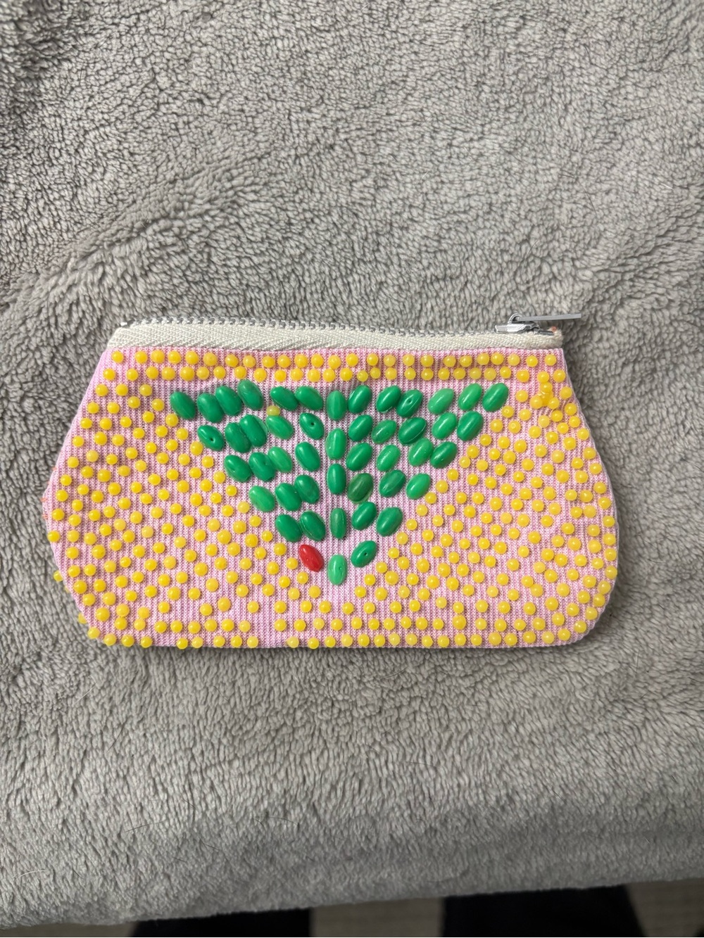 Vintage unbranded plastic-beaded coin purse